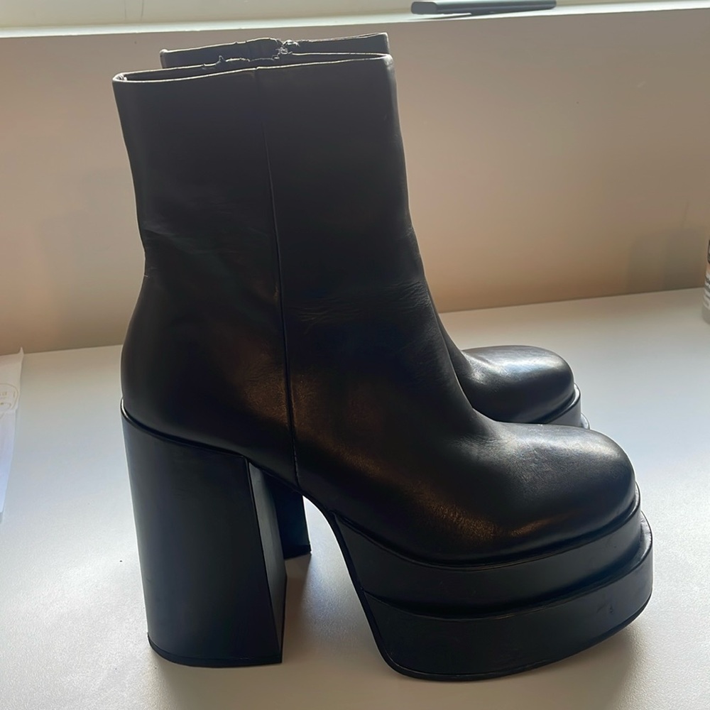 Steve Madden Black Platform boots.